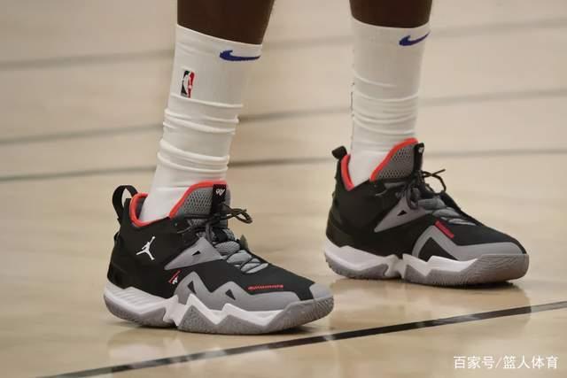 三亚亚沙会丨范俊杰夺得赛会首金 中国队包揽游跑两项个人赛金牌