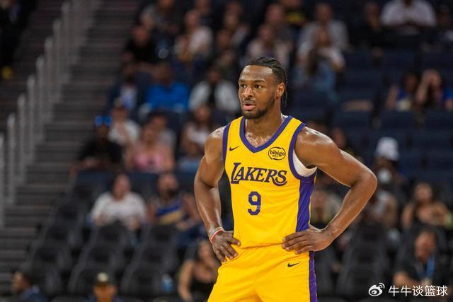 罗马诺：曼城签约18岁中卫朱马巴赫 转租给朗斯